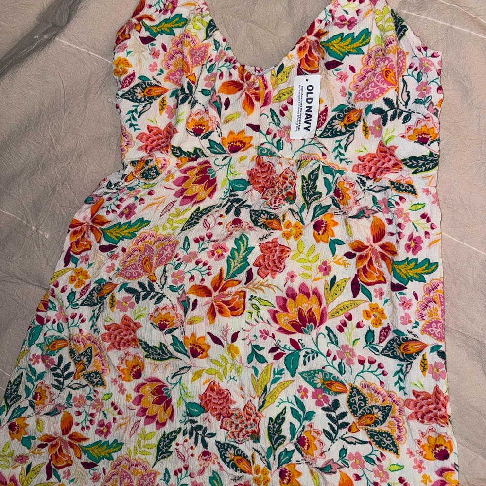 OLD NAVY MAXI DRESS. NEW